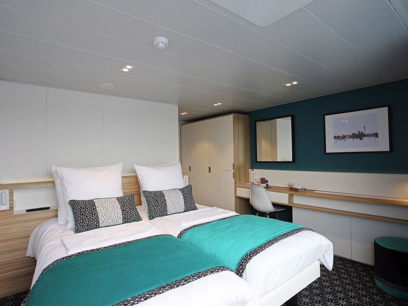 Upper Deck 2 Adjustable Twin Beds Cat C